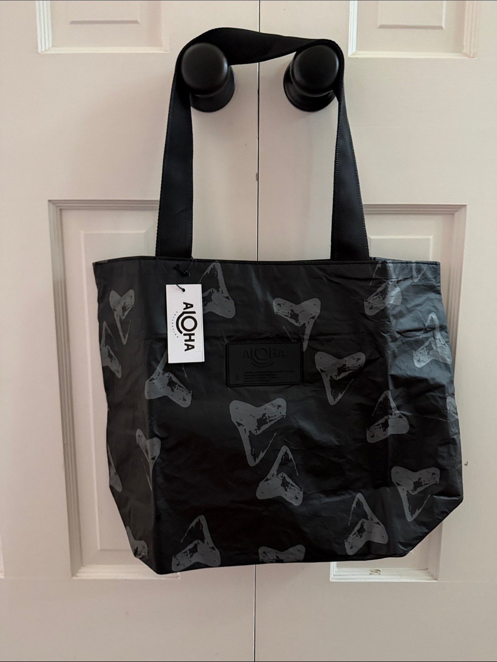 ALOHAS Black Tote with Gray Abstract Print